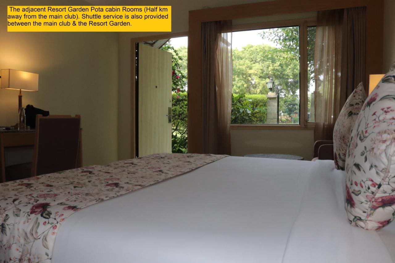 Best Western Resort Country Club Gurgaon Bagian luar foto