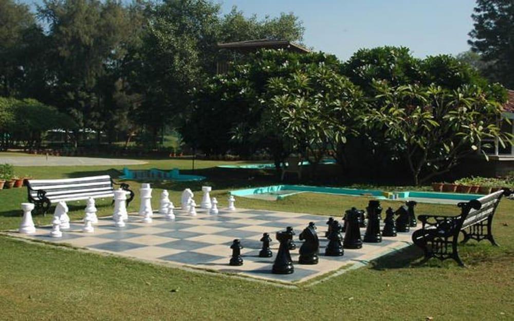 Best Western Resort Country Club Gurgaon Bagian luar foto
