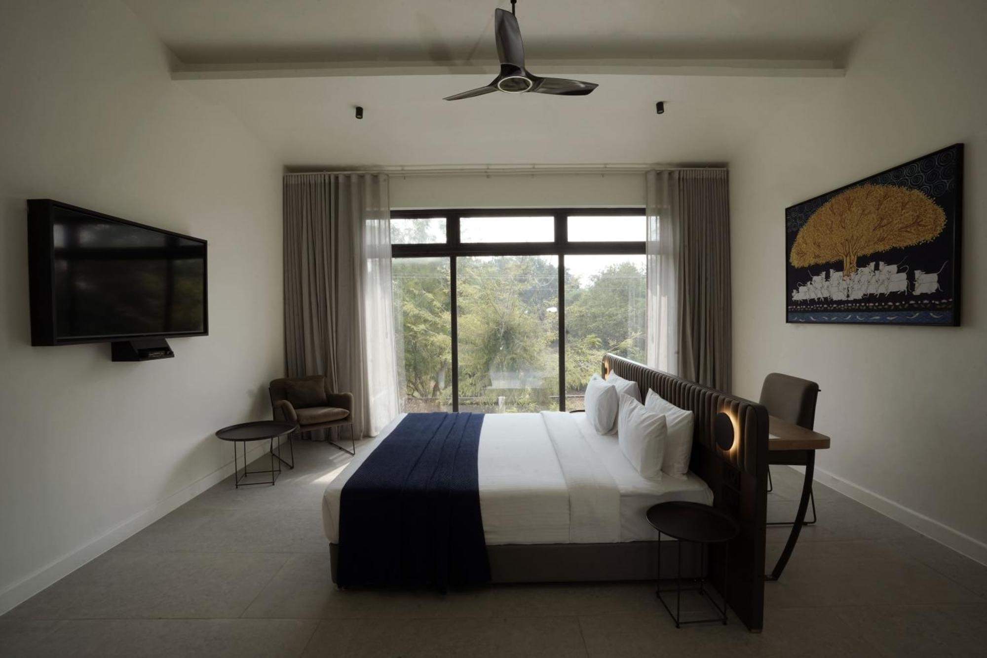 Best Western Resort Country Club Gurgaon Bagian luar foto