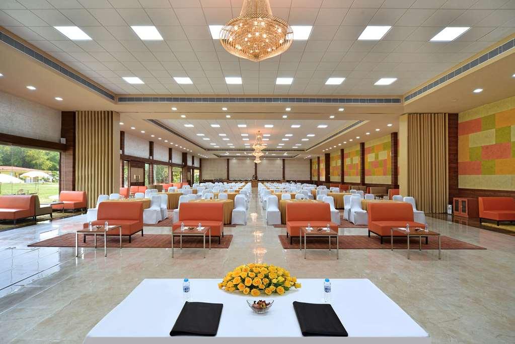 Best Western Resort Country Club Gurgaon Fasilitas foto