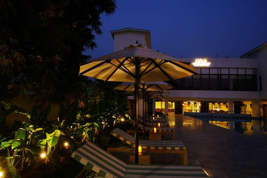 Best Western Resort Country Club Gurgaon Bagian luar foto