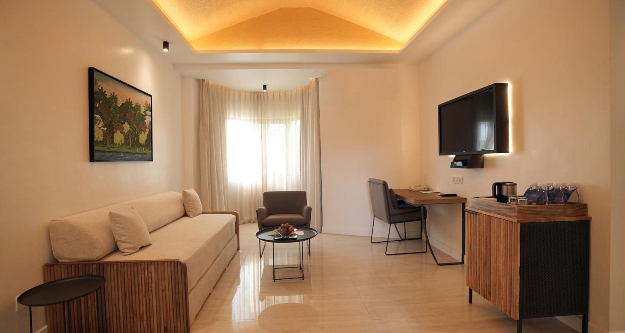 Best Western Resort Country Club Gurgaon Bagian luar foto