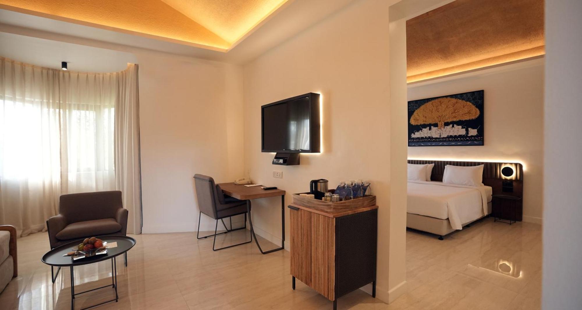 Best Western Resort Country Club Gurgaon Bagian luar foto